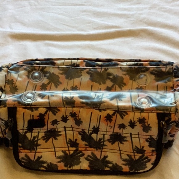 LUG Tropical Palm Tree Print Travel Bag - Picture 8 of 10